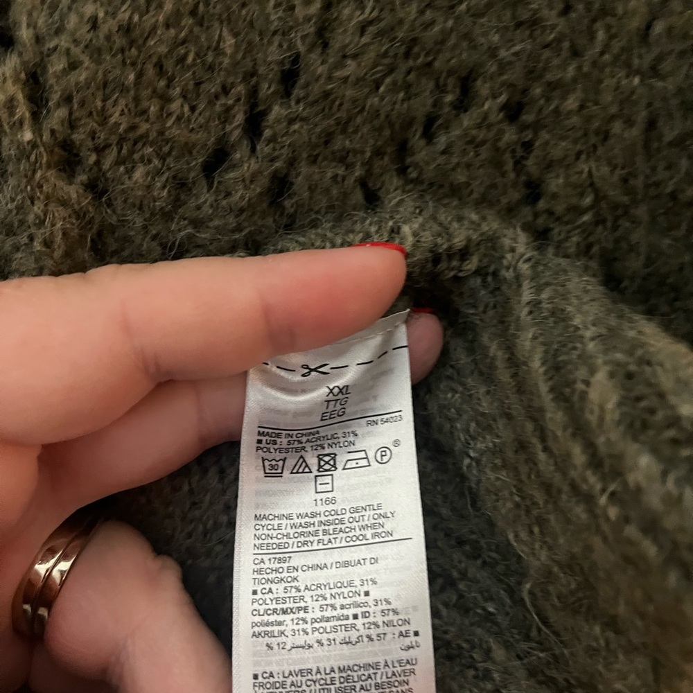 Old Navy Textured Knit Sweater in Olive - Picture 5 of 6